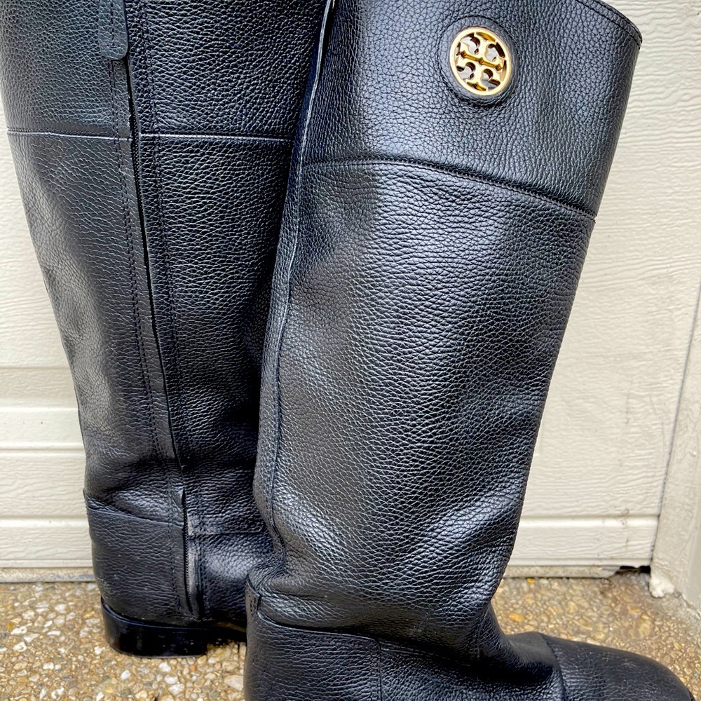 BLACK LEATHER TORY BURCH BOOTS!  Gently worn.